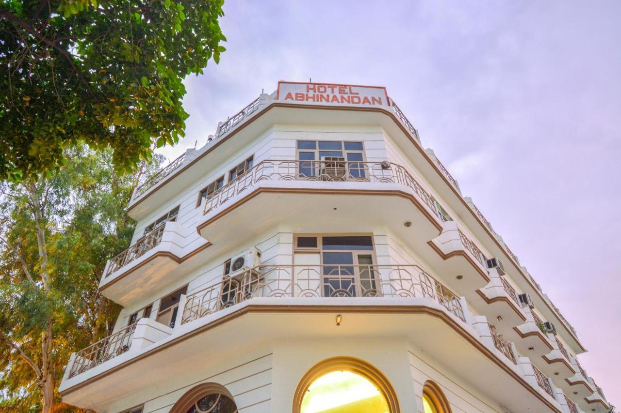 Jind Oyo 46616 Hotel Abhinandan מראה חיצוני תמונה